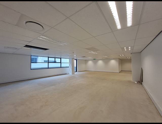 310M² OFFICE TO LET IN ILLOVO